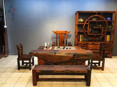 老船木家具的重是日積月累形成的