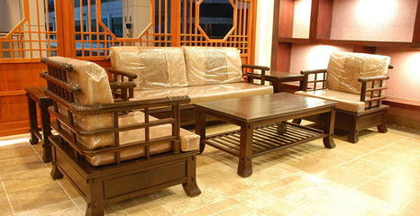 實(shí)木家具的保養(yǎng)要注意哪些